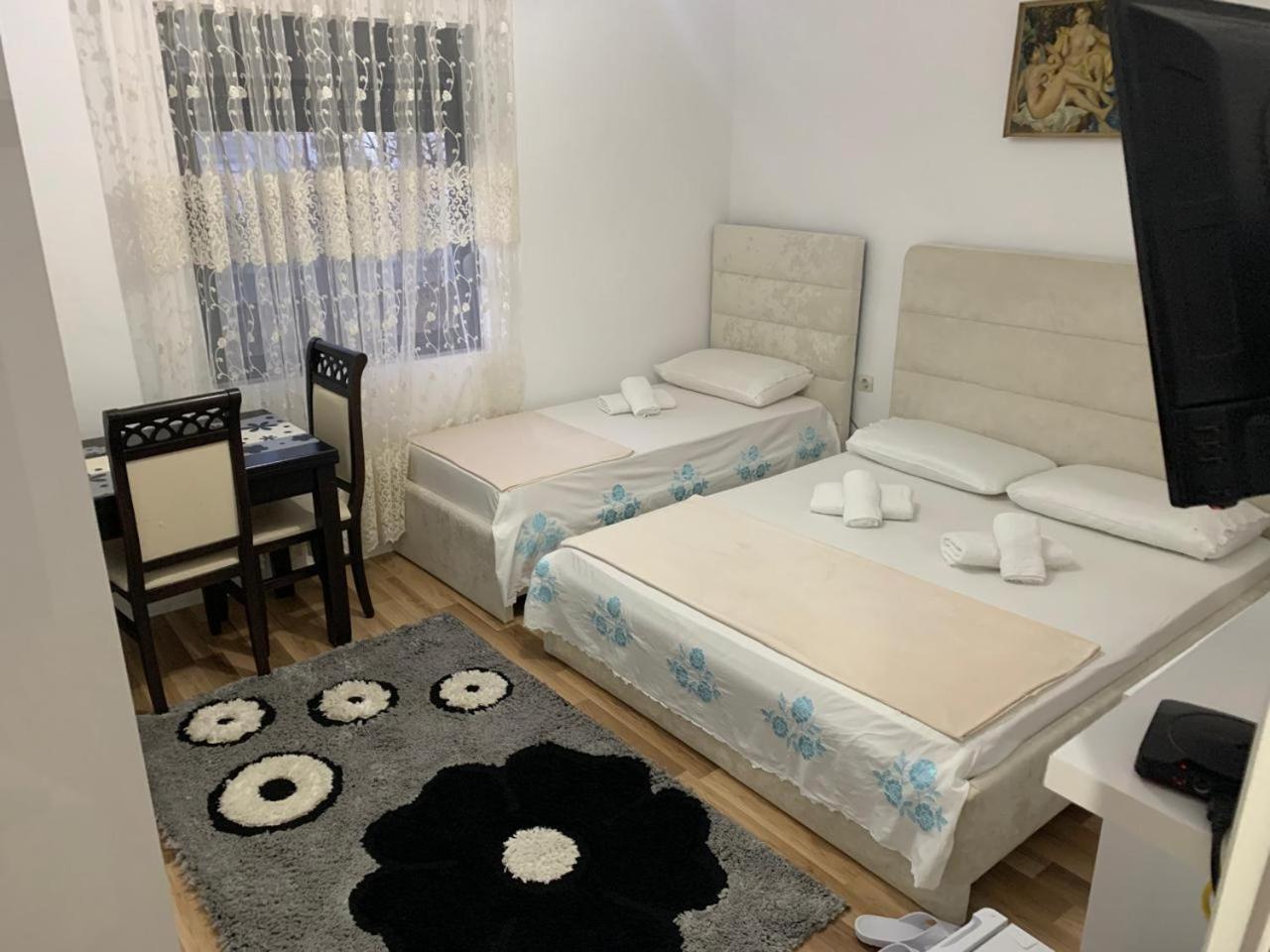 In Berat's Center Apartamento *